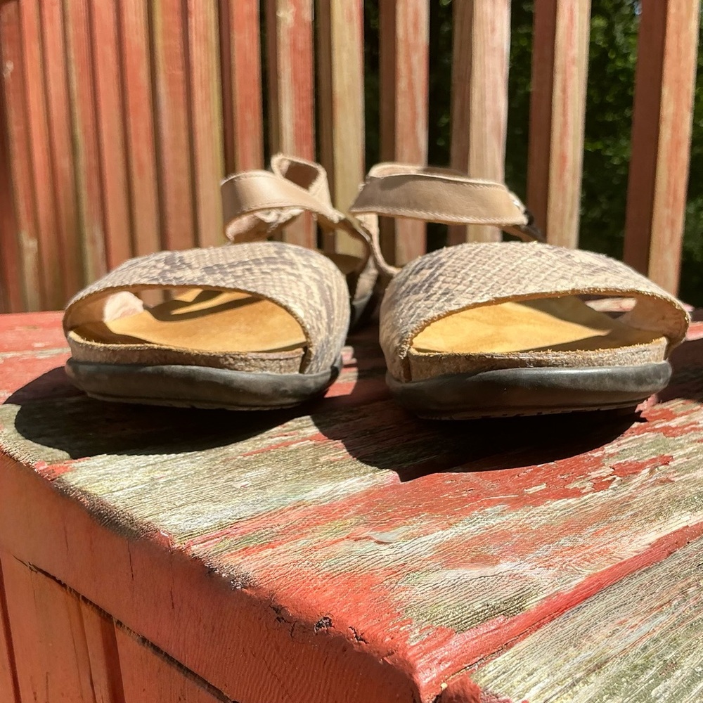 NAOT Women’s Leather Sandals Snake Print Comfort Size 41 US 10 Arch Support - Picture 10 of 16